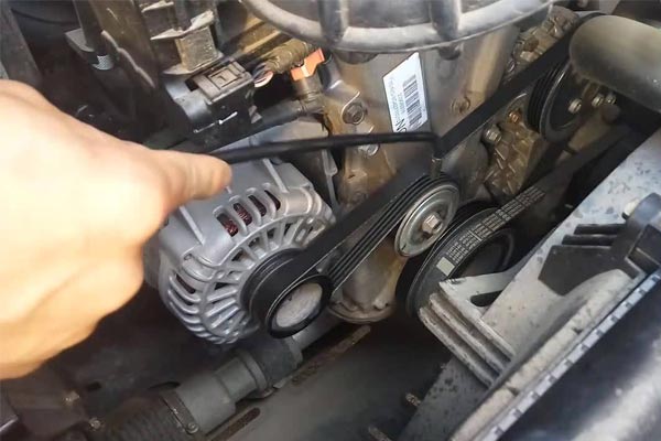 洪雅转速传感器的工作原理是什么？