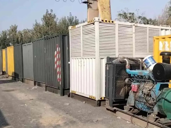 洪雅200KW柴油发电机机组每小时油耗是多少？